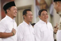 Foto : Ketua DPC Partai Gerindra Kota Palopo, Trisal Tahir bersama enam ketua DPC lainnya di Sulsel, dilantik dan dikukuhkan oleh Ketua Harian DPP Partai Gerindra, Sufmi Dasco Ahmad, di acara Rakorda Gerindra di Upperhills, Jalan Metro Tanjung Bunga, Kecamatan Mariso, Kota Makassar, Selasa (4/8/2026).